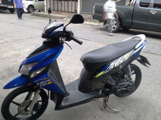 click ปี 49 ล้อแม็กซ์ดำ สีน้ำเงิน ดำ เครื่องเดิมๆแน่นๆ มีเล่ม เอกสารครบ