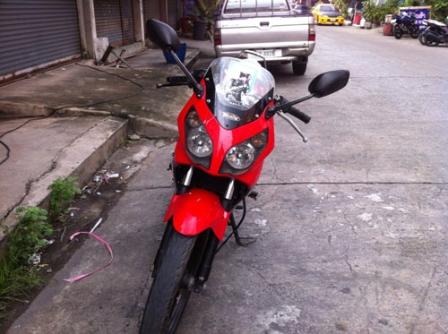 CBR 150 ปี 51 ไมล์เหลือง กุญแจใหญ่ สีแดง ดำ สภาพเดิม รถสวย ไม่มีควันขาว เครื่องแน่นๆ ภาษี พรบ.ไม่หมด