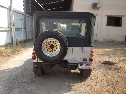 รถจิ๊ปเก่า