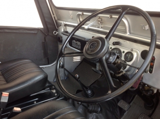 รถจิ๊ปเก่า