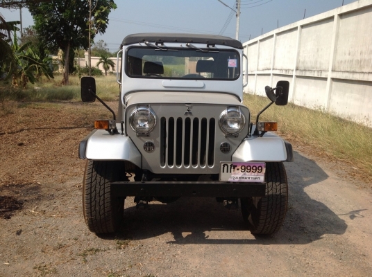 รถจิ๊ปเก่า