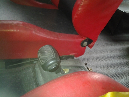 ฝากขายรถจิ๊ปติดแอร์ 4x4 เกียร์ออโต้ เบนซิน 3900cc