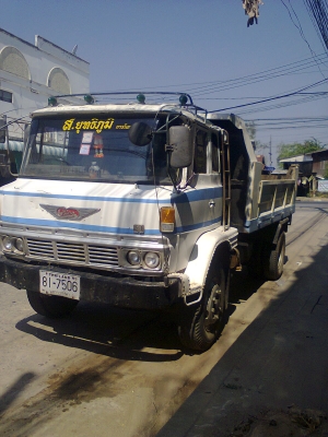 ขาย KR300 เครื่อง ลอ็คเล็ก 175 แรงม้า เกียร์ HO 7 เกียร์ถอย เฟืองท้ายฮีโน่ KT 10 ตัน