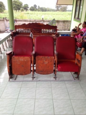 *******  ขายเก้าอี้โรงหนังรุ่นเก่าครับ  *******