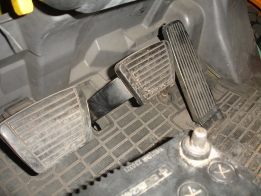 ขายฟอร์คลิฟต์ Mitsubishi FGE20T ปี 2004 ติดแก้สแล้ว สภาพดี ขายถูกมาก