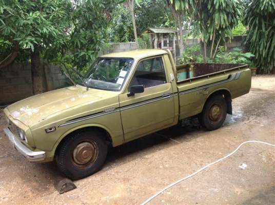 ขายกระบะ toyota rn20(สติ๊กเกอร์) เดิิม บางๆ แห้งๆ ไม่มีผุ