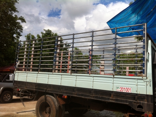 ขายกะบะพร้อมคอกเหล็ก ถอดจาก ร็อกกี้