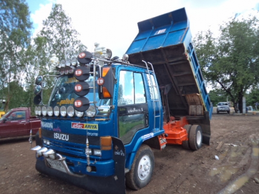 ขายรถ6ล้อดั้มอีซูซุร็อกแต่งสวยๆ175แรงราคาถูกๆ เบรกทิฟฟี พวงมาลัยเพาเวอร์ เอกพร้อมโอน