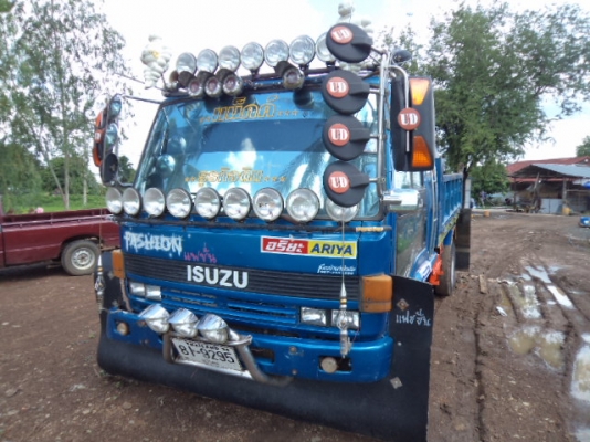 ขายรถ6ล้อดั้มอีซูซุร็อกแต่งสวยๆ175แรงราคาถูกๆ เบรกทิฟฟี พวงมาลัยเพาเวอร์ เอกพร้อมโอน