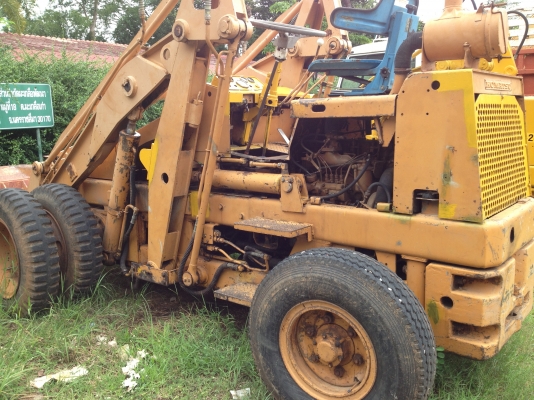 ขาย รถตักล้อยาง