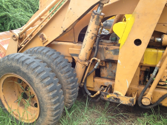 ขาย รถตักล้อยาง