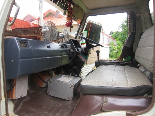 ราคา 6 แสนกว่า ขายด่วน 6 ล้อดัมพ์ HINO KM777