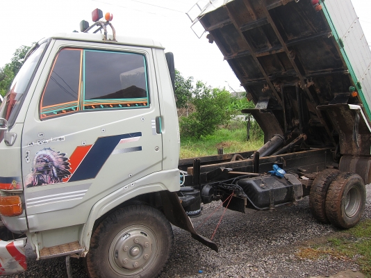 ราคา 6 แสนกว่า ขายด่วน 6 ล้อดัมพ์ HINO KM777