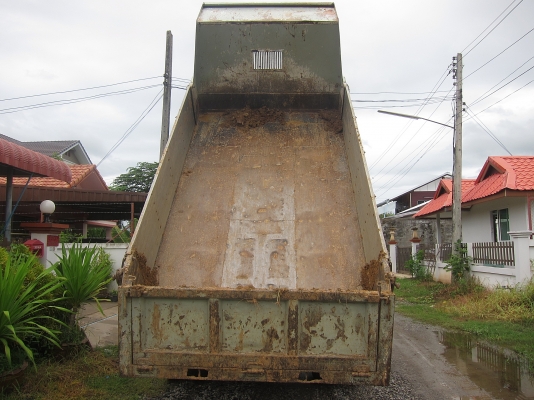 ราคา 6 แสนกว่า ขายด่วน 6 ล้อดัมพ์ HINO KM777