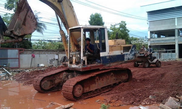 ขายรถแบคโคติดหัวเจาะพร้อมใช้งาน