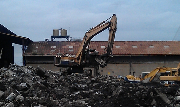 ขายรถแบคโคติดหัวเจาะพร้อมใช้งาน