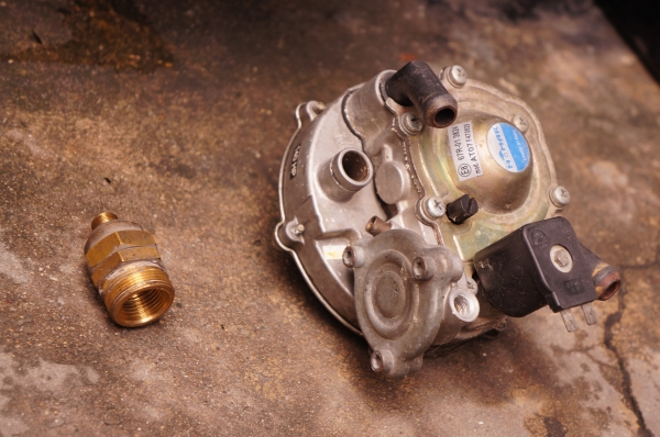 ถังแก๊ส พร้อมหม้อต้ม และวาวล์ สภาพสวยมากๆ ถังแก๊ส พร้อมหม้อต้ม และวาวล์ สภาพสวยมากๆ