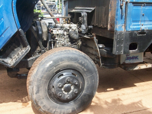 รถบรรทุกพร้อมใช้ เครื่อง  115  แรง   3 .พัด   น๊อต  6  รู