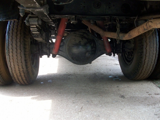 รถบรรทุกพร้อมใช้ เครื่อง  115  แรง   3 .พัด   น๊อต  6  รู