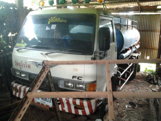 ***ขายแล้วครับขอบคุณ Truck2hand ขาย6ล้อบรรทุกน้ำมัน HINO FC 120 ซุปเปอร์เสี่ย FC2WELA ห้างแท้ เครื่องเดิมWO4D120HPเกียร์เดิมแน่นไม่หลวม ไม่เยิ้ม สภาพสวย ช่วงล่างแน่นไม่มีช้ำ คัสซีสวย หัวบางเดิม ภายในสวยคอนโซลครบ ยางดี6เส้น พร้อมอุปกรณ์จ่ายน้ำมันครบเซ็ต พร