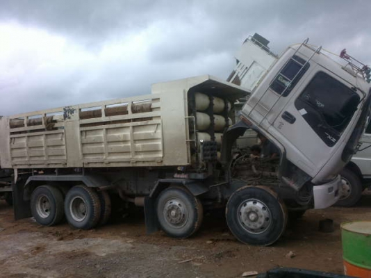 เดก้า270 ติดก๊าซNGV 100\%8ถัง24ล้อดั้มกระบะสามมิตร