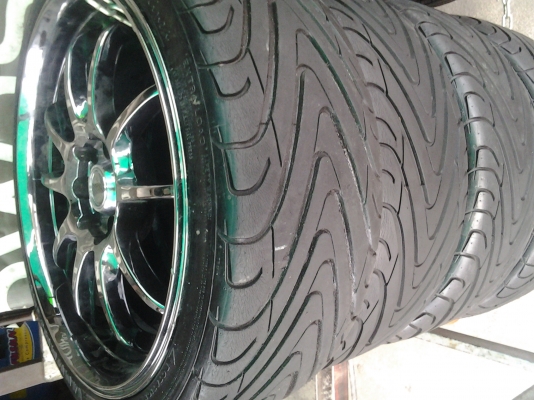 ขายแม็กซ์ขอบ17นิ้วแถมยาง กว้าง7นิ้ว   1 ชุด