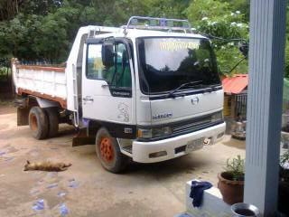 ***ขายแล้วครับขอบคุณ Truck2hand ขาย 6ล้อดั๊ม สวยๆ HINO FD 195 เครื่องHO7D 195HPแรงจัด แห้งดีไม่เยิ้ม เกียร์ดีไม่มีหลุด ช่วงล่างFแล้ว คัสซีสวยไม่ผุไม่ดาม กระบะดั๊มเหล็ก 3.6ม.สภาพดี พื้นดีข้างดีไม่ผุ หัวบางสวยภายในดีคอนโซลครบแอร์ พ.พาวเวอร์ ทริฟฟี่ ครบ ยาง8