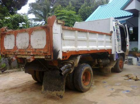 ***ขายแล้วครับขอบคุณ Truck2hand ขาย 6ล้อดั๊ม สวยๆ HINO FD 195 เครื่องHO7D 195HPแรงจัด แห้งดีไม่เยิ้ม เกียร์ดีไม่มีหลุด ช่วงล่างFแล้ว คัสซีสวยไม่ผุไม่ดาม กระบะดั๊มเหล็ก 3.6ม.สภาพดี พื้นดีข้างดีไม่ผุ หัวบางสวยภายในดีคอนโซลครบแอร์ พ.พาวเวอร์ ทริฟฟี่ ครบ ยาง8