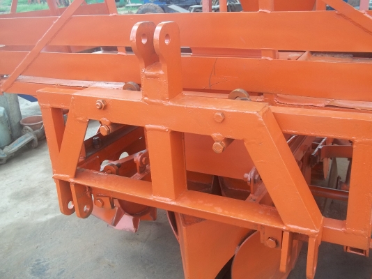 เครื่องปลูกอ้อยร่องคู่กลกิจบ้านโป้ง