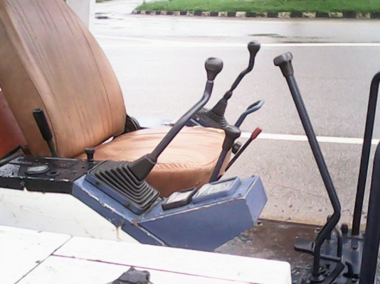 ขายรถแม็คโครเล็ก ขายรถแม็คโครเล็ก