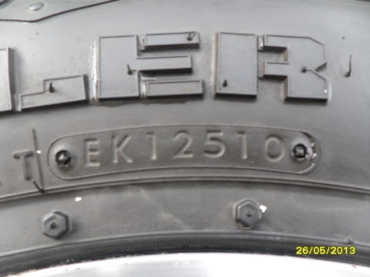 ขายแม็กLENSO 6รู ขอบ18 พร้อมยางNITTO 265/60R18 ยางปี10 สวยๆ 1 ชุด