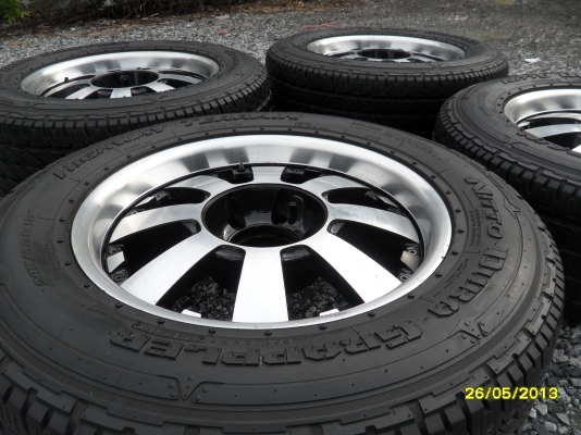 ขายแม็กLENSO 6รู ขอบ18 พร้อมยางNITTO 265/60R18 ยางปี10 สวยๆ 1 ชุด