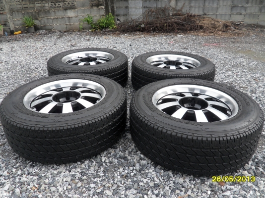 ขายแม็กLENSO 6รู ขอบ18 พร้อมยางNITTO 265/60R18 ยางปี10 สวยๆ 1 ชุด