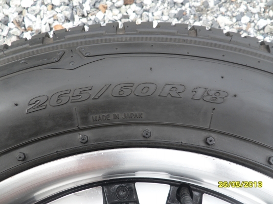 ขายแม็กLENSO 6รู ขอบ18 พร้อมยางNITTO 265/60R18 ยางปี10 สวยๆ 1 ชุด