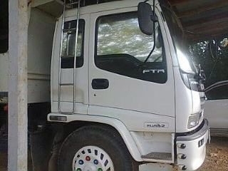 รถอิซุซุ 6 ล้อดั้ม 200 แรงม้า ปี 50  สนใจติดต่อ 081 - 6079515