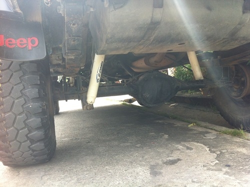 97 Jeep Cherokee รถสวยแต่งเต็มพร้อมลุย รุ่นท็อปสุดเบาะหนังปรับไฟฟ้ามีแอร์หลัง ออโต้ ติดแก็ส เอลพีจี รถพร้อมใช้งาน  รถคนนี้มีการตรวจเช็คและมีประวัติการซ่อมก่อนใช้งานจริงแล้วประมาณ 6 หมื่น บาท