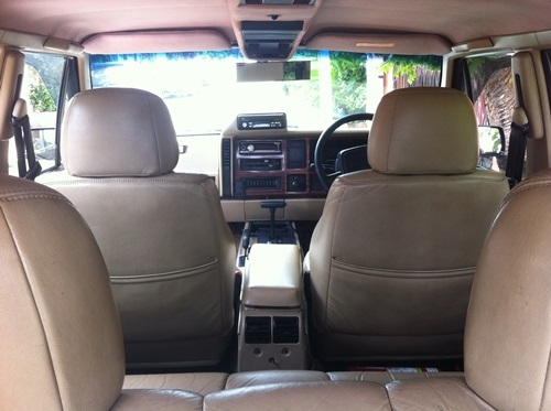 97 Jeep Cherokee รถสวยแต่งเต็มพร้อมลุย รุ่นท็อปสุดเบาะหนังปรับไฟฟ้ามีแอร์หลัง ออโต้ ติดแก็ส เอลพีจี รถพร้อมใช้งาน  รถคนนี้มีการตรวจเช็คและมีประวัติการซ่อมก่อนใช้งานจริงแล้วประมาณ 6 หมื่น บาท