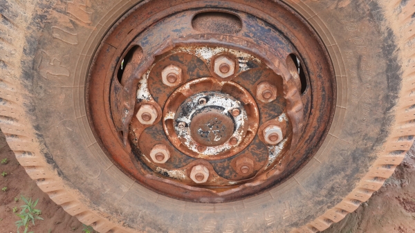 ขายด่วนไอ้หลงเบรคใหญ่สองเพลาสภาพเดิมๆMITSUBISHIFN527MTD46##ราคาแบบนี้หายากรีบจอง