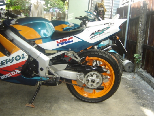 NSR PROARM 150SP ทำสีใหม่ทั้งคัน สวย มาก ราคา 35000 ต่อรองได้ ครับ กทม สีลม  0808051985