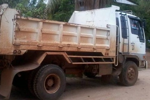 HINO FD 220 HP JO8C หกล้อดั๊มพ์ สมอทอง กระบะดั๊มพ์เหล็ก 6 ตันยิงหน้าความยาว 3.60 เมตรสภาพสวย เครื่องแน่นแรงดีไม่มีเยิ้มเลย ภายในเก๋งคอนโซลสวยครบพร้อม แอร์เย็น พ.เพาเวอร์ ก.ไฟฟ้า ระบบเบรคทริ๊ปฟี้ ช่วงล่างคัชซีสวยเดิมๆ ยาง 8.25 ขอบ 16 สภาพดี 70\% พร้อมบรรทุก HINO FD 220 HP JO8C หกล้อดั๊มพ์ สมอทอง กระบะดั๊มพ์เหล็ก 6 ตันยิงหน้าความยาว 3.60 เมตรสภาพสวย เครื่องแน่นแรงดีไม่มีเยิ้มเลย ภายในเก๋งคอนโซลสวยครบพร้อม แอร์เย็น พ.เพาเวอร์ ก.ไฟฟ้า ระบบเบรคทริ๊ปฟี้ ช่วงล่างคัชซีสวยเดิมๆ ยาง 8.25 ขอบ 16 สภาพดี 70\% พร้อมบรรทุก