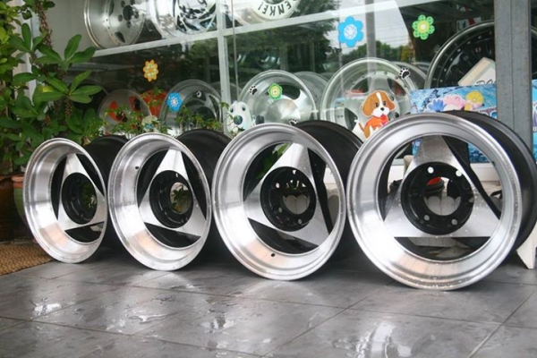 NAGASAKI VIII 15x8 นิ้ว 6รู139.7 NAGASAKI VIII 15x8 นิ้ว 6รู139.7