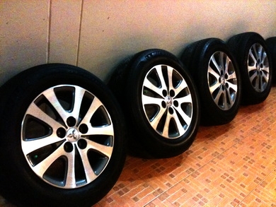 แม็กซ์ 5ก้านคู่ พร้อมยาง ขอบ 16 ยาง 215-60-16 สเปค 5รู114.3 ใส่ได้หลายรุ่นครับ