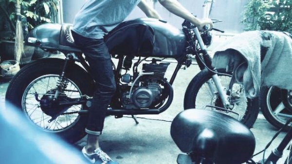 ขาย suzuki gt 185 cafe racer ขาย suzuki gt 185 cafe racer