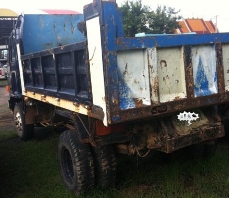 ISUZU ROCKY 175 HP 6BG1 หกล้อดั๊มพ์ ช่วงล่างใหญ่คัชซีสวยมากๆ กระบะดั๊มพ์เหล็ก 6 ตันยิงหน้าความยาว 3.60 เมตรสภาพดี เครื่องแห้งดีไม่เยิ้ม ภายในคอนโซลสวยครบ พวงมาลัยเพาเวอร์ ระบบเบรคทริ๊ปฟี้ ช่วงล่างยาง 8.25 ขอบ 16 สภาพดี 70\% พร้อมบรรทุกพร้อมใช้งาน เอกสารทะเ