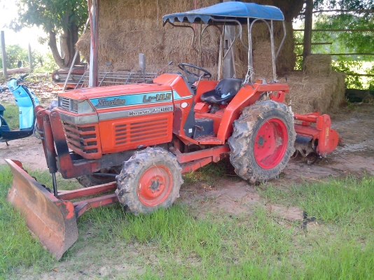 รถไถนา Kobota L1-185 -4 WD นำเข้า