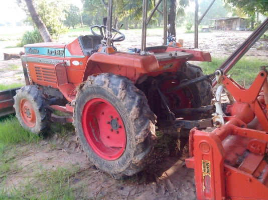 รถไถนา Kobota L1-185 -4 WD นำเข้า