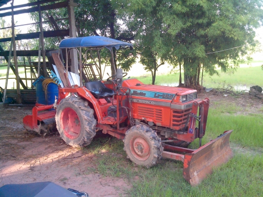 รถไถนา Kobota L1-185 -4 WD นำเข้า