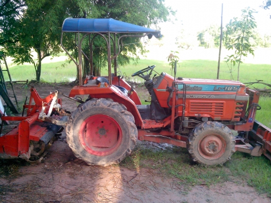 รถไถนา Kobota L1-185 -4 WD นำเข้า