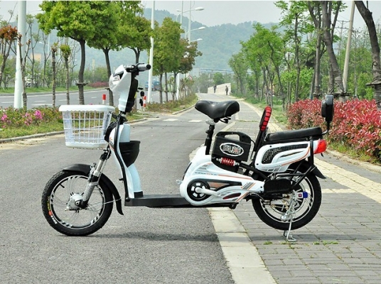 รถสวยมาก  สาวชอบมาก  มีสาวคนหนึ่งซื้อสามสีไป   วันหนึ่งเปลี่ยนสีหนึ่ง  ราคา:6500