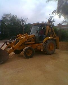 ขายรถตักหน้าขุดหลัง JCB เพลาเดี่ยว เอกสารเล่มทะเบียน หลังคาเหลืองไมค์ข้าง ราคา 750000